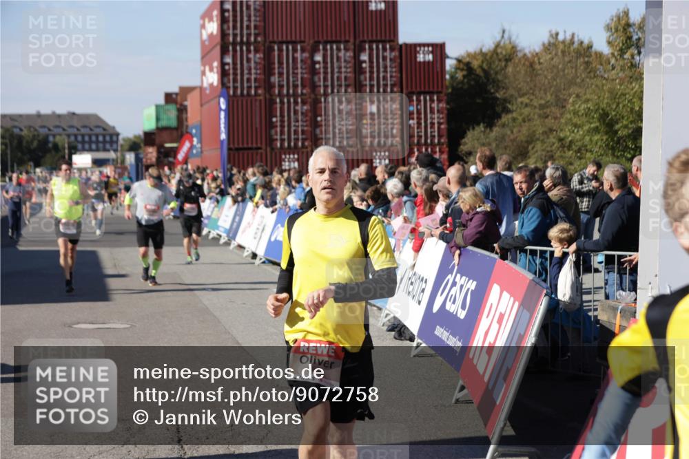 03.10.2025 - Köhlbrandbrückenlauf Jannik Wohlers http://msf.ph/oto/9072758 03.10.2025 13:15:48 Ziel 4210, 4421, 4604, 4677, 4803, 4885, 5768, 5800, 5801, 5879, 5942, 6112, 6301, 6445, 6536 meine-sportfotos.de
