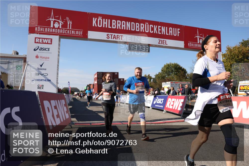 03.10.2025 - Köhlbrandbrückenlauf Lena Gebhardt http://msf.ph/oto/9072763 03.10.2025 13:37:34 Ziel 4611, 4863, 5190, 5241, 5550, 5551, 5756, 6133, 6402 meine-sportfotos.de