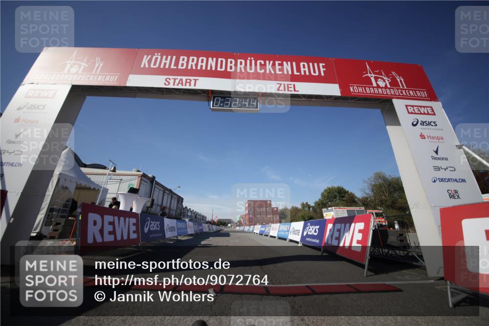 03.10.2025 - Köhlbrandbrückenlauf Jannik Wohlers http://msf.ph/oto/9072764 03.10.2025 12:32:45 Ziel  meine-sportfotos.de