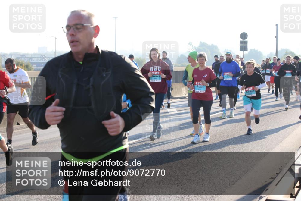 03.10.2025 - Köhlbrandbrückenlauf Lena Gebhardt http://msf.ph/oto/9072770 03.10.2025 09:24:53 Position 1 1098, 1097 meine-sportfotos.de