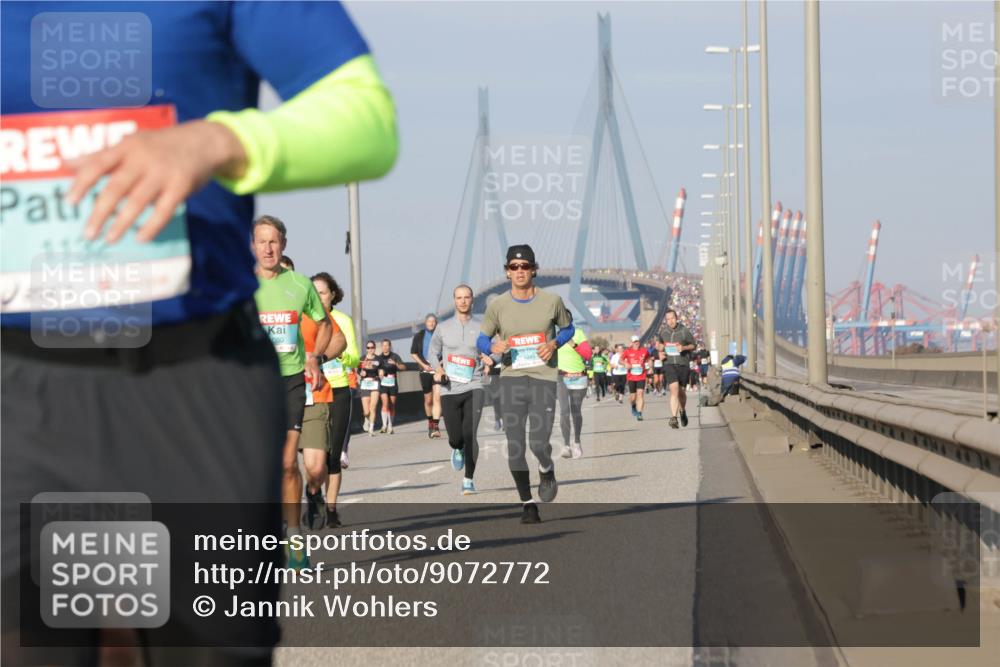 03.10.2025 - Köhlbrandbrückenlauf Jannik Wohlers http://msf.ph/oto/9072772 03.10.2025 09:50:13 Position 3 113, 080 meine-sportfotos.de