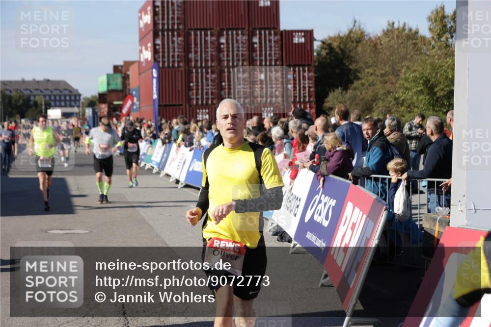 03.10.2025 - Köhlbrandbrückenlauf Jannik Wohlers http://msf.ph/oto/9072773 03.10.2025 13:15:48 Ziel 4210, 4421, 4604, 4677, 4803, 4885, 5768, 5800, 5801, 5879, 5942, 6112, 6301, 6445, 6536 meine-sportfotos.de