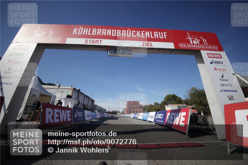 03.10.2025 - Köhlbrandbrückenlauf Jannik Wohlers http://msf.ph/oto/9072776 03.10.2025 12:32:45 Ziel  meine-sportfotos.de