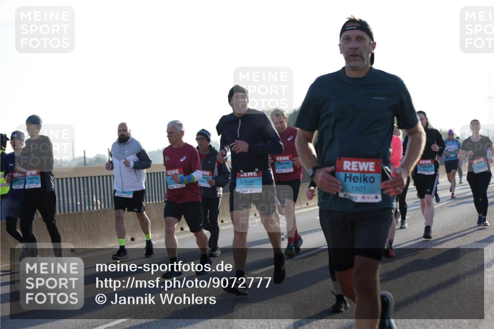 03.10.2025 - Köhlbrandbrückenlauf Jannik Wohlers http://msf.ph/oto/9072777 03.10.2025 09:18:17 Position 3 1287, 3750, 1501 meine-sportfotos.de