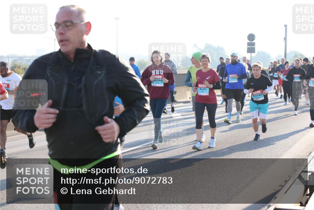 03.10.2025 - Köhlbrandbrückenlauf Lena Gebhardt http://msf.ph/oto/9072783 03.10.2025 09:24:53 Position 1 1098, 1097 meine-sportfotos.de
