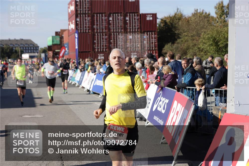03.10.2025 - Köhlbrandbrückenlauf Jannik Wohlers http://msf.ph/oto/9072784 03.10.2025 13:15:48 Ziel 4210, 4421, 4604, 4677, 4803, 4885, 5768, 5800, 5801, 5879, 5942, 6112, 6301, 6445, 6536 meine-sportfotos.de