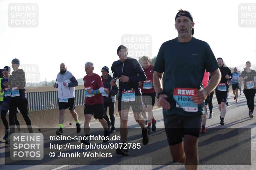 03.10.2025 - Köhlbrandbrückenlauf Jannik Wohlers http://msf.ph/oto/9072785 03.10.2025 09:18:17 Position 3 3750, 1501 meine-sportfotos.de