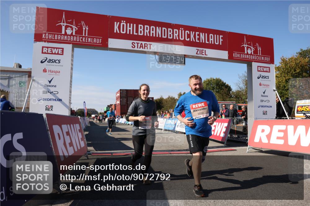 03.10.2025 - Köhlbrandbrückenlauf Lena Gebhardt http://msf.ph/oto/9072792 03.10.2025 13:37:34 Ziel 4611, 4863, 5190, 5241, 5550, 5551, 5756, 6133, 6402 meine-sportfotos.de