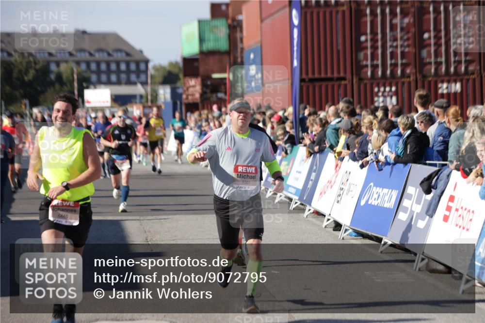 03.10.2025 - Köhlbrandbrückenlauf Jannik Wohlers http://msf.ph/oto/9072795 03.10.2025 13:15:49 Ziel 4210, 4374, 4421, 4604, 4677, 4885, 5768, 5800, 5801, 5879, 5942, 6112, 6301, 6445, 6536 meine-sportfotos.de