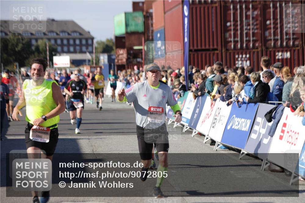 03.10.2025 - Köhlbrandbrückenlauf Jannik Wohlers http://msf.ph/oto/9072805 03.10.2025 13:15:49 Ziel 4210, 4374, 4421, 4604, 4677, 4885, 5768, 5800, 5801, 5879, 5942, 6112, 6301, 6445, 6536 meine-sportfotos.de