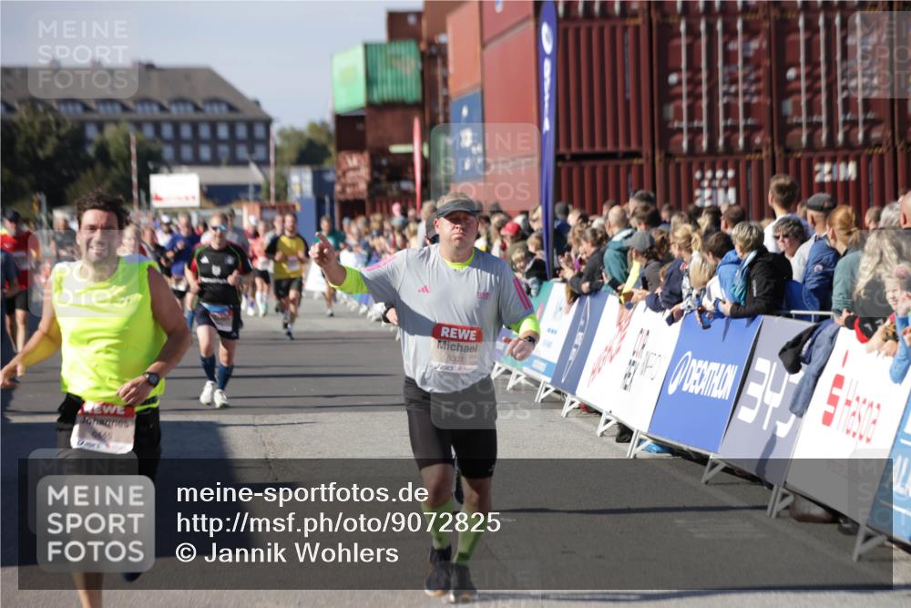 03.10.2025 - Köhlbrandbrückenlauf Jannik Wohlers http://msf.ph/oto/9072825 03.10.2025 13:15:49 Ziel 4210, 4374, 4421, 4604, 4677, 4885, 5768, 5800, 5801, 5879, 5942, 6112, 6301, 6445, 6536 meine-sportfotos.de