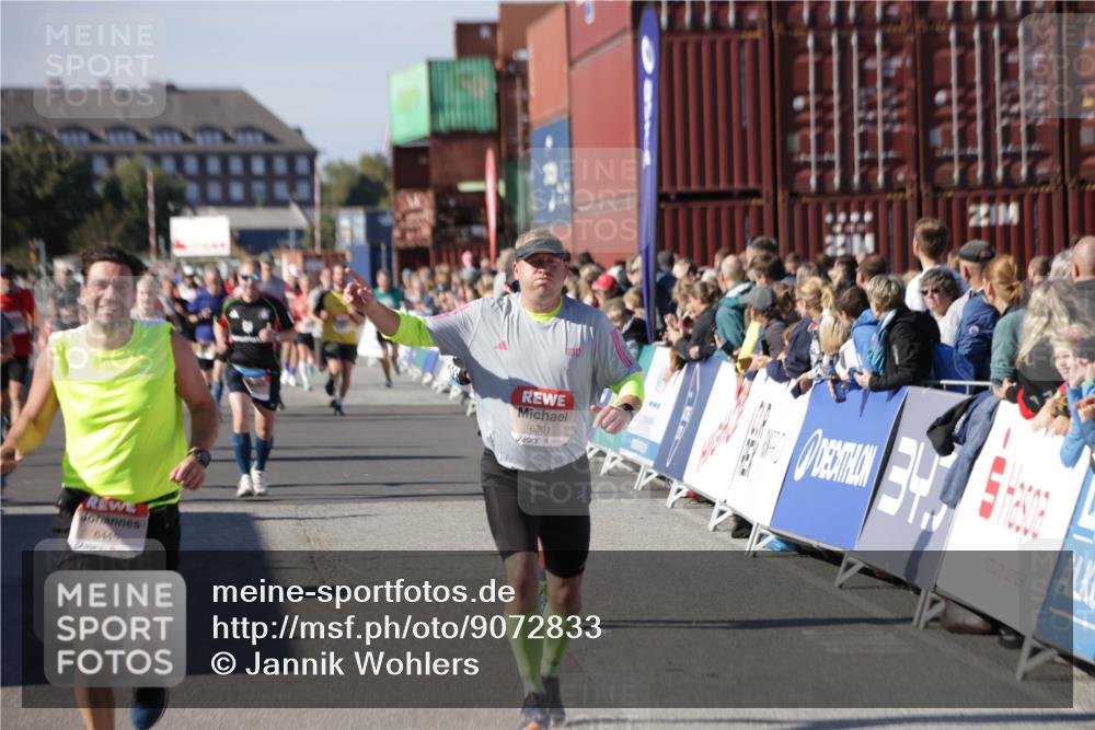 03.10.2025 - Köhlbrandbrückenlauf Jannik Wohlers http://msf.ph/oto/9072833 03.10.2025 13:15:49 Ziel 4210, 4374, 4421, 4604, 4677, 4885, 5768, 5800, 5801, 5879, 5942, 6112, 6301, 6445, 6536 meine-sportfotos.de