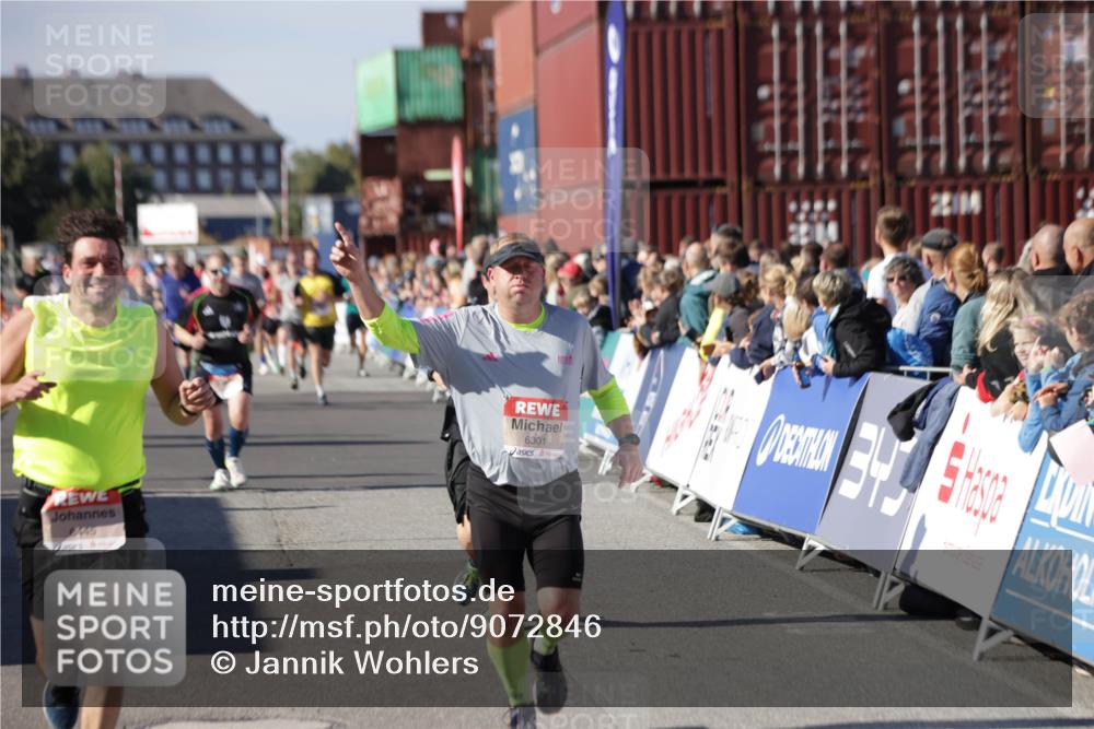 03.10.2025 - Köhlbrandbrückenlauf Jannik Wohlers http://msf.ph/oto/9072846 03.10.2025 13:15:50 Ziel 4210, 4374, 4604, 4677, 4833, 4885, 5768, 5800, 5801, 5879, 5942, 6112, 6301, 6445, 6507, 6536 meine-sportfotos.de