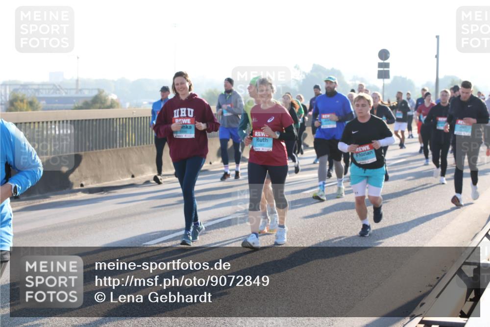 03.10.2025 - Köhlbrandbrückenlauf Lena Gebhardt http://msf.ph/oto/9072849 03.10.2025 09:24:54 Position 1 1097 meine-sportfotos.de