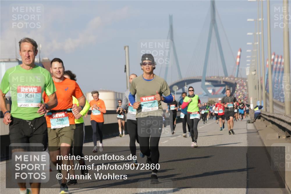 03.10.2025 - Köhlbrandbrückenlauf Jannik Wohlers http://msf.ph/oto/9072860 03.10.2025 09:50:16 Position 3 1080, 1622, 1245 meine-sportfotos.de