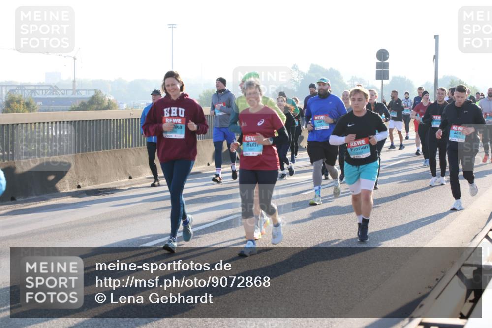 03.10.2025 - Köhlbrandbrückenlauf Lena Gebhardt http://msf.ph/oto/9072868 03.10.2025 09:24:54 Position 1 1097, 3381 meine-sportfotos.de