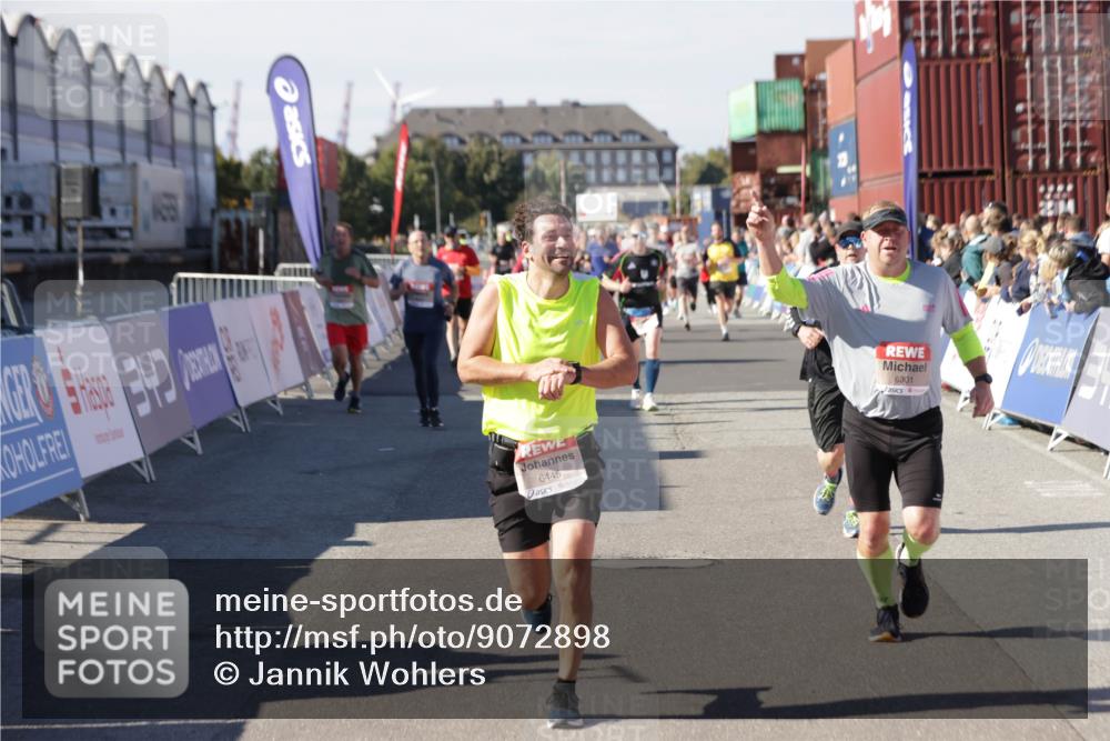 03.10.2025 - Köhlbrandbrückenlauf Jannik Wohlers http://msf.ph/oto/9072898 03.10.2025 13:15:50 Ziel 4210, 4374, 4604, 4677, 4833, 4885, 5768, 5800, 5801, 5879, 5942, 6112, 6301, 6445, 6507, 6536 meine-sportfotos.de