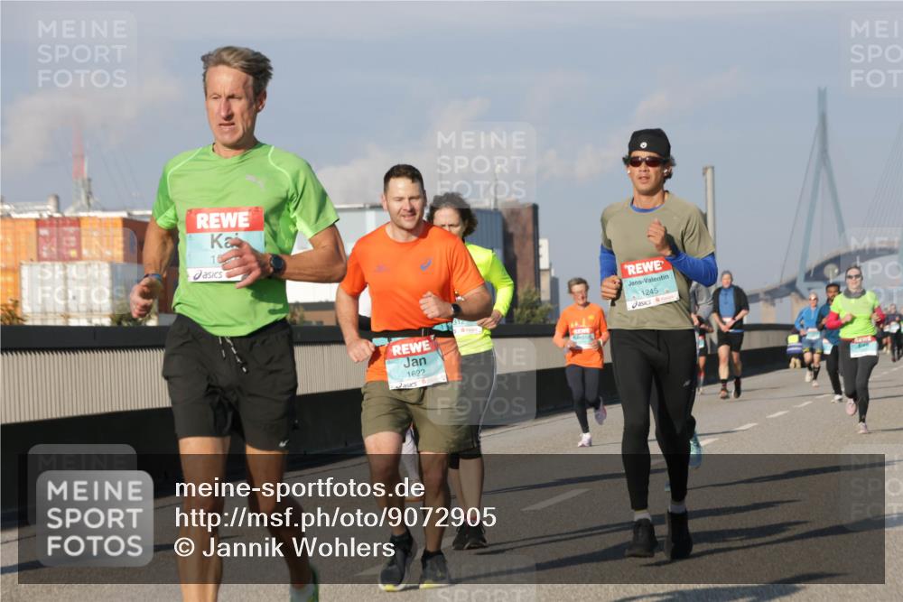 03.10.2025 - Köhlbrandbrückenlauf Jannik Wohlers http://msf.ph/oto/9072905 03.10.2025 09:50:17 Position 3 16, 1622, 1245 meine-sportfotos.de