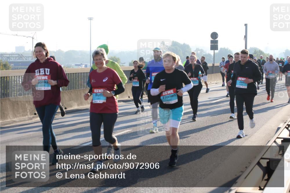 03.10.2025 - Köhlbrandbrückenlauf Lena Gebhardt http://msf.ph/oto/9072906 03.10.2025 09:24:54 Position 1 1098, 1097 meine-sportfotos.de