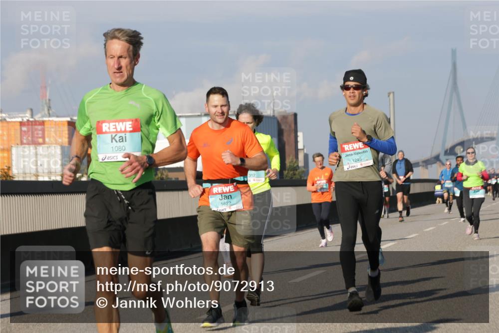 03.10.2025 - Köhlbrandbrückenlauf Jannik Wohlers http://msf.ph/oto/9072913 03.10.2025 09:50:17 Position 3 1080, 1622, 312, 1245 meine-sportfotos.de
