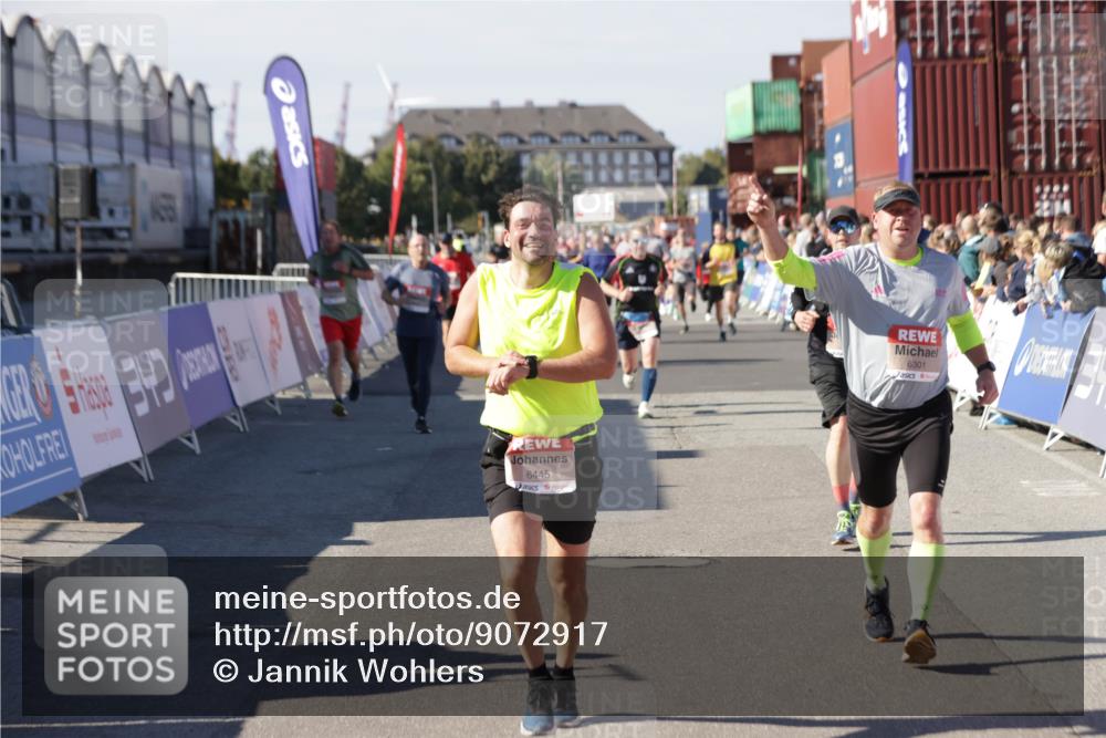 03.10.2025 - Köhlbrandbrückenlauf Jannik Wohlers http://msf.ph/oto/9072917 03.10.2025 13:15:50 Ziel 4210, 4374, 4604, 4677, 4833, 4885, 5768, 5800, 5801, 5879, 5942, 6112, 6301, 6445, 6507, 6536 meine-sportfotos.de