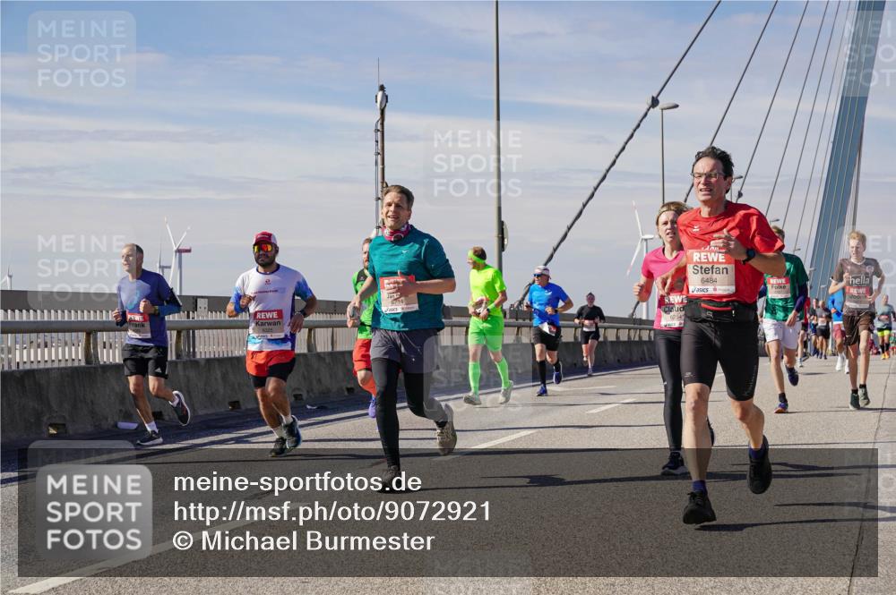 03.10.2025 - Köhlbrandbrückenlauf Michael Burmester http://msf.ph/oto/9072921 03.10.2025 12:38:21 Position 2 6714, 6484, 6254 meine-sportfotos.de