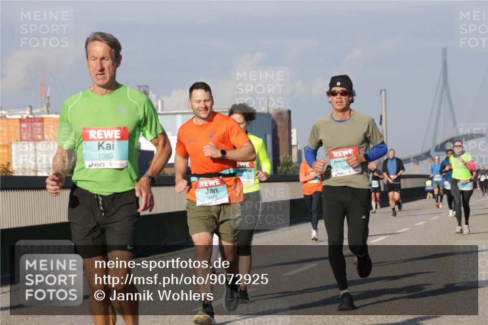 03.10.2025 - Köhlbrandbrückenlauf Jannik Wohlers http://msf.ph/oto/9072925 03.10.2025 09:50:17 Position 3 1080, 1622, 312, 1245 meine-sportfotos.de