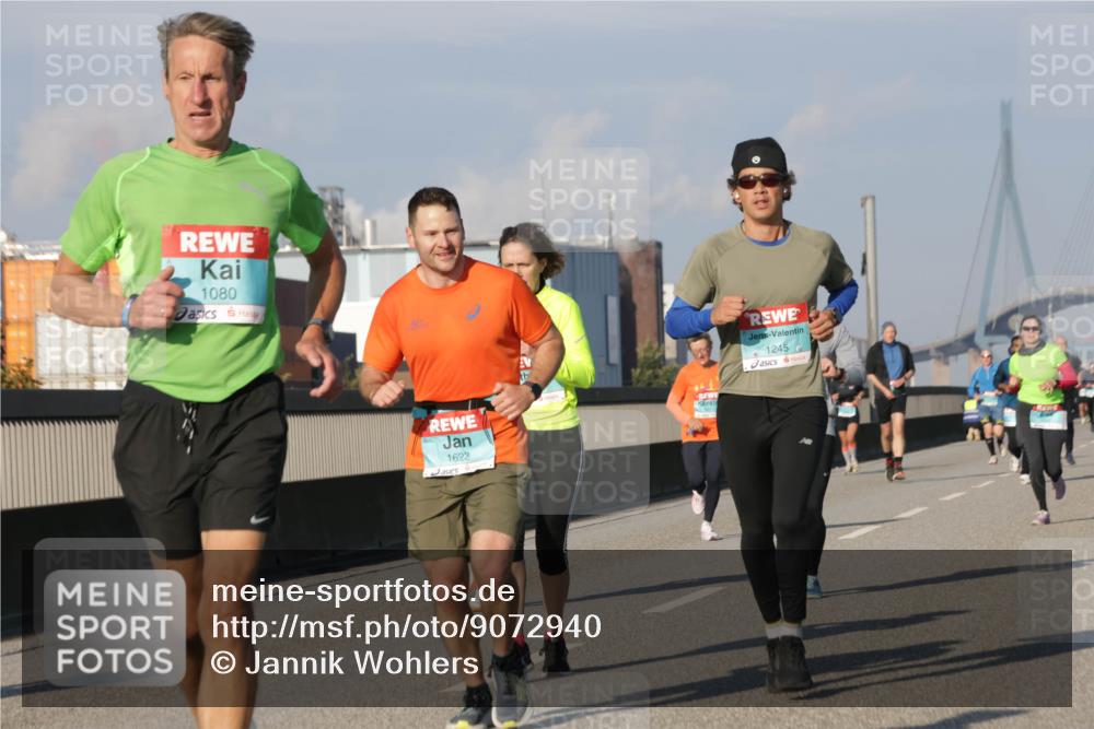 03.10.2025 - Köhlbrandbrückenlauf Jannik Wohlers http://msf.ph/oto/9072940 03.10.2025 09:50:18 Position 3 1080, 1622, 1245 meine-sportfotos.de