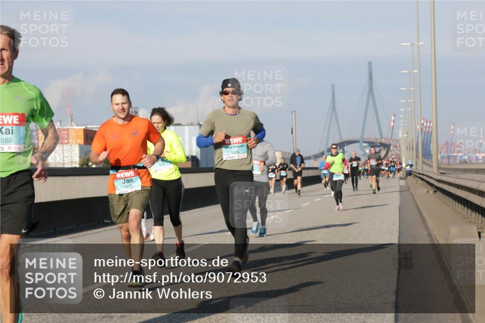 03.10.2025 - Köhlbrandbrückenlauf Jannik Wohlers http://msf.ph/oto/9072953 03.10.2025 09:50:18 Position 3 080, 1622, 1312, 1245 meine-sportfotos.de