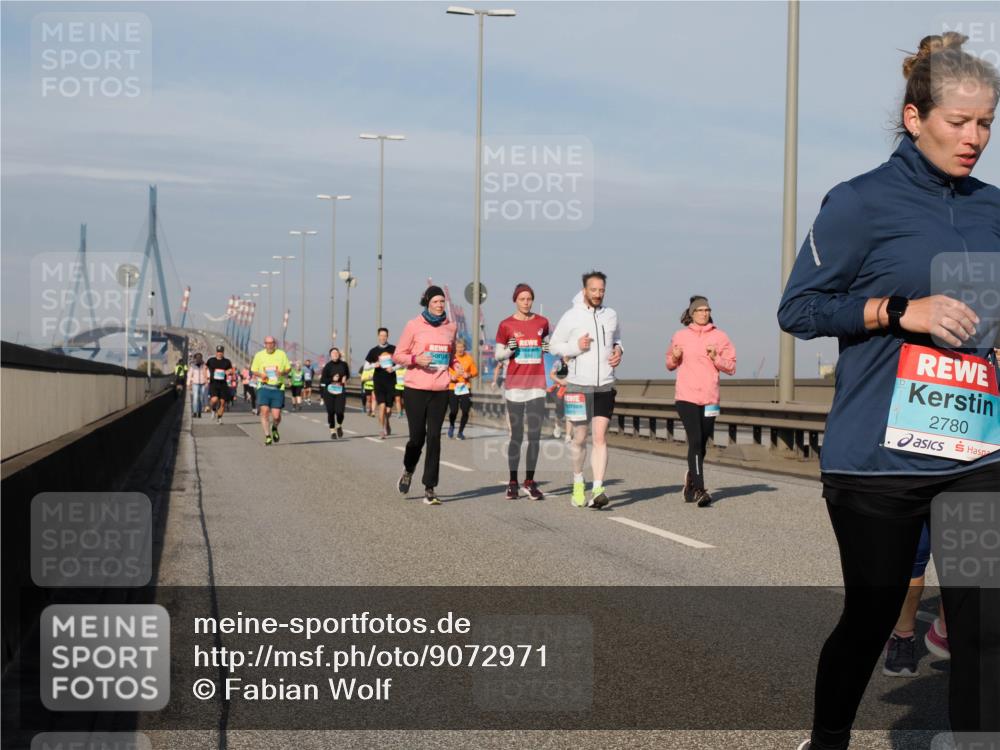 03.10.2025 - Köhlbrandbrückenlauf Fabian Wolf http://msf.ph/oto/9072971 03.10.2025 10:13:45 Position 3 2780 meine-sportfotos.de