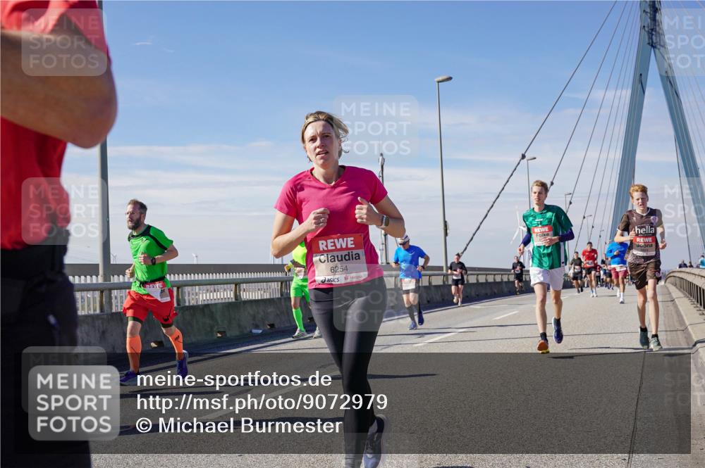 03.10.2025 - Köhlbrandbrückenlauf Michael Burmester http://msf.ph/oto/9072979 03.10.2025 12:38:24 Position 2 6254 meine-sportfotos.de