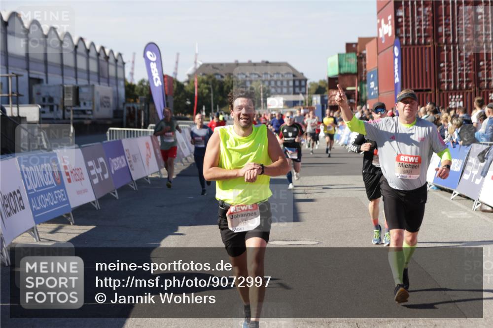03.10.2025 - Köhlbrandbrückenlauf Jannik Wohlers http://msf.ph/oto/9072997 03.10.2025 13:15:51 Ziel 4210, 4374, 4604, 4677, 4833, 4885, 5768, 5800, 5801, 5879, 6112, 6301, 6445, 6507, 6536 meine-sportfotos.de