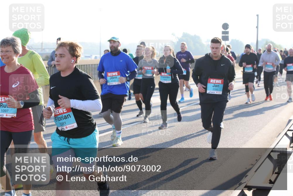 03.10.2025 - Köhlbrandbrückenlauf Lena Gebhardt http://msf.ph/oto/9073002 03.10.2025 09:24:56 Position 1 1097, 3381, 2142, 3395 meine-sportfotos.de