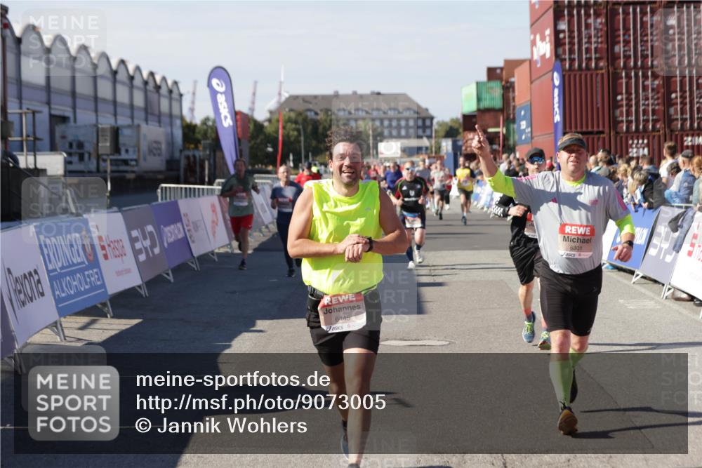 03.10.2025 - Köhlbrandbrückenlauf Jannik Wohlers http://msf.ph/oto/9073005 03.10.2025 13:15:51 Ziel 4210, 4374, 4604, 4677, 4833, 4885, 5768, 5800, 5801, 5879, 6112, 6301, 6445, 6507, 6536 meine-sportfotos.de