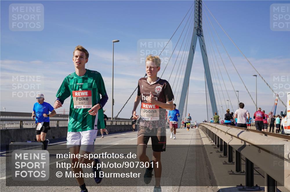 03.10.2025 - Köhlbrandbrückenlauf Michael Burmester http://msf.ph/oto/9073011 03.10.2025 12:38:25 Position 2 6167, 5824, 12025 meine-sportfotos.de