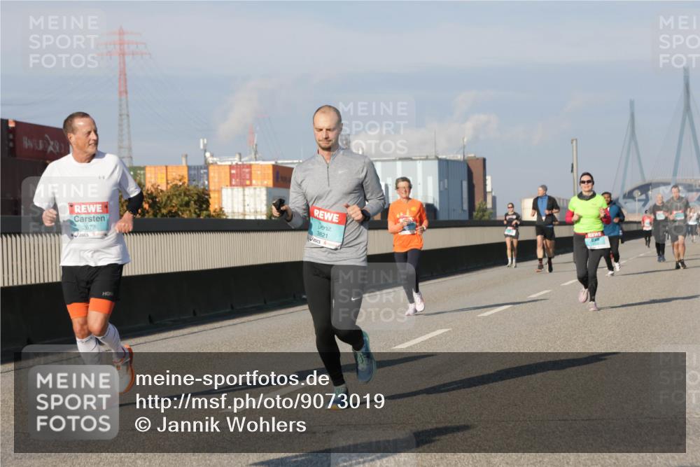 03.10.2025 - Köhlbrandbrückenlauf Jannik Wohlers http://msf.ph/oto/9073019 03.10.2025 09:50:21 Position 3 2672, 3821 meine-sportfotos.de