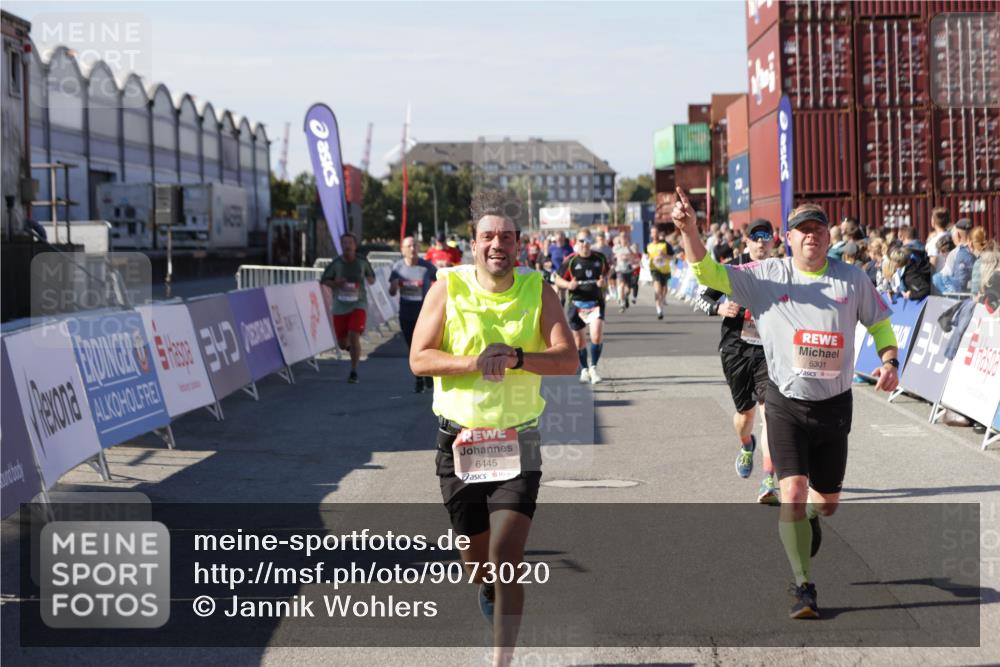 03.10.2025 - Köhlbrandbrückenlauf Jannik Wohlers http://msf.ph/oto/9073020 03.10.2025 13:15:51 Ziel 4210, 4374, 4604, 4677, 4833, 4885, 5768, 5800, 5801, 5879, 6112, 6301, 6445, 6507, 6536 meine-sportfotos.de