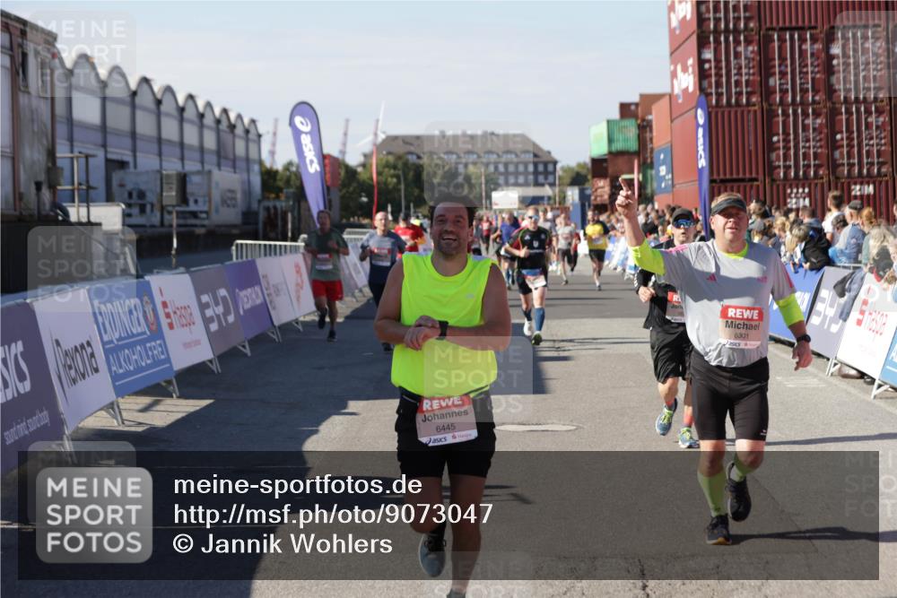 03.10.2025 - Köhlbrandbrückenlauf Jannik Wohlers http://msf.ph/oto/9073047 03.10.2025 13:15:51 Ziel 4210, 4374, 4604, 4677, 4833, 4885, 5768, 5800, 5801, 5879, 6112, 6301, 6445, 6507, 6536 meine-sportfotos.de