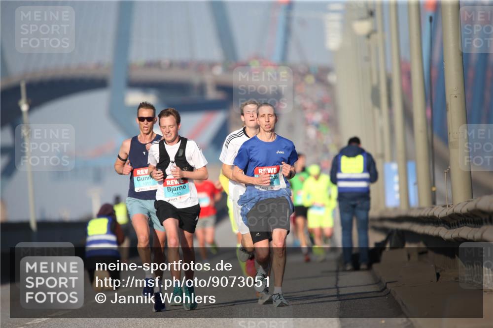 03.10.2025 - Köhlbrandbrückenlauf Jannik Wohlers http://msf.ph/oto/9073051 03.10.2025 09:39:06 Position 3 1017, 3153 meine-sportfotos.de