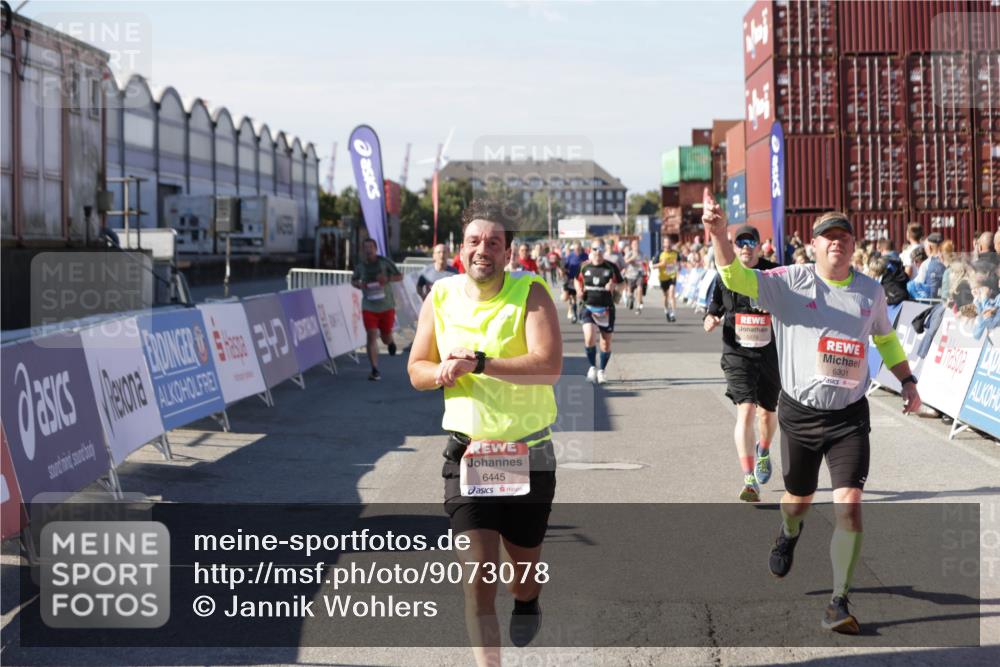 03.10.2025 - Köhlbrandbrückenlauf Jannik Wohlers http://msf.ph/oto/9073078 03.10.2025 13:15:51 Ziel 4210, 4374, 4604, 4677, 4833, 4885, 5768, 5800, 5801, 5879, 6112, 6301, 6445, 6507, 6536 meine-sportfotos.de