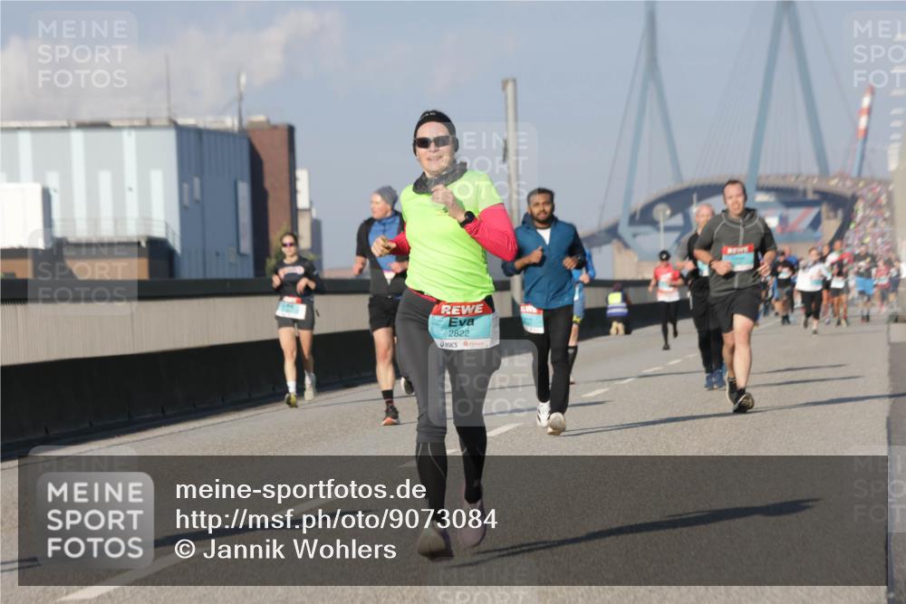 03.10.2025 - Köhlbrandbrückenlauf Jannik Wohlers http://msf.ph/oto/9073084 03.10.2025 09:50:23 Position 3 2822 meine-sportfotos.de