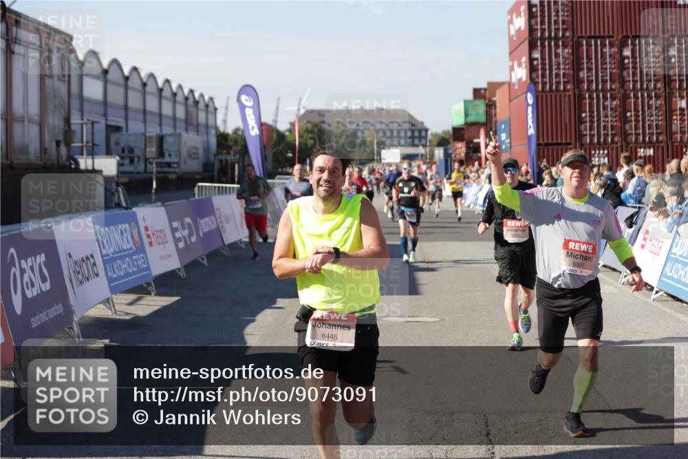 03.10.2025 - Köhlbrandbrückenlauf Jannik Wohlers http://msf.ph/oto/9073091 03.10.2025 13:15:51 Ziel 4210, 4374, 4604, 4677, 4833, 4885, 5768, 5800, 5801, 5879, 6112, 6301, 6445, 6507, 6536 meine-sportfotos.de