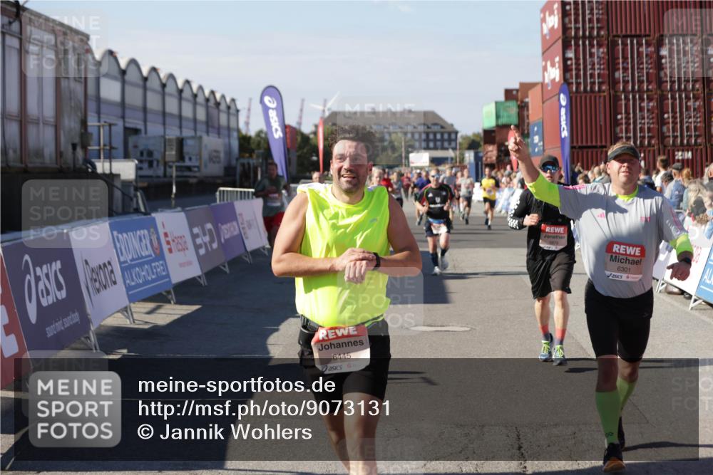 03.10.2025 - Köhlbrandbrückenlauf Jannik Wohlers http://msf.ph/oto/9073131 03.10.2025 13:15:52 Ziel 4374, 4548, 4604, 4677, 4805, 4833, 4885, 5800, 5801, 5867, 5868, 5879, 6112, 6301, 6445, 6507, 6536 meine-sportfotos.de