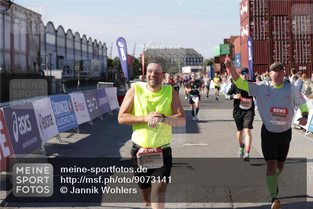 03.10.2025 - Köhlbrandbrückenlauf Jannik Wohlers http://msf.ph/oto/9073141 03.10.2025 13:15:52 Ziel 4374, 4548, 4604, 4677, 4805, 4833, 4885, 5800, 5801, 5867, 5868, 5879, 6112, 6301, 6445, 6507, 6536 meine-sportfotos.de