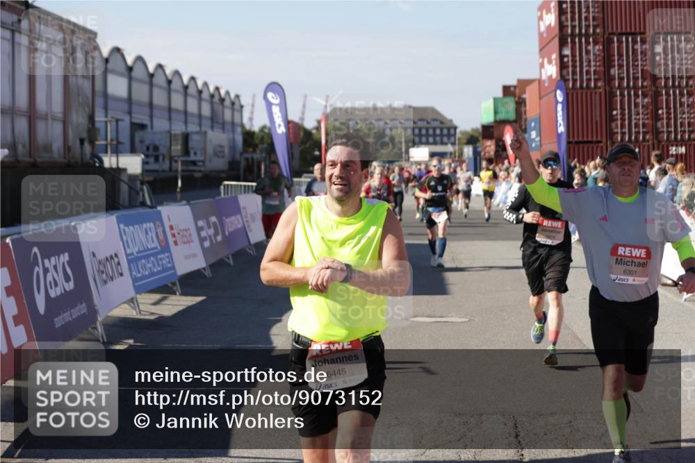 03.10.2025 - Köhlbrandbrückenlauf Jannik Wohlers http://msf.ph/oto/9073152 03.10.2025 13:15:52 Ziel 4374, 4548, 4604, 4677, 4805, 4833, 4885, 5800, 5801, 5867, 5868, 5879, 6112, 6301, 6445, 6507, 6536 meine-sportfotos.de