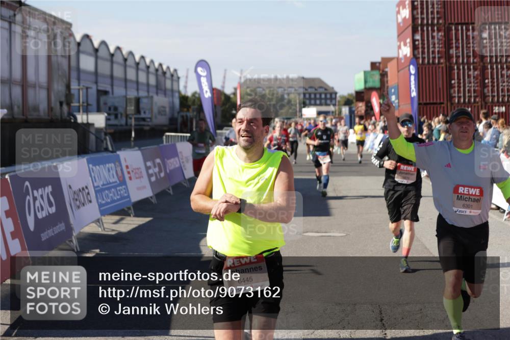 03.10.2025 - Köhlbrandbrückenlauf Jannik Wohlers http://msf.ph/oto/9073162 03.10.2025 13:15:52 Ziel 4374, 4548, 4604, 4677, 4805, 4833, 4885, 5800, 5801, 5867, 5868, 5879, 6112, 6301, 6445, 6507, 6536 meine-sportfotos.de