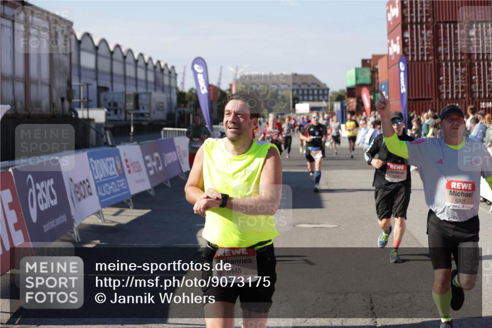03.10.2025 - Köhlbrandbrückenlauf Jannik Wohlers http://msf.ph/oto/9073175 03.10.2025 13:15:52 Ziel 4374, 4548, 4604, 4677, 4805, 4833, 4885, 5800, 5801, 5867, 5868, 5879, 6112, 6301, 6445, 6507, 6536 meine-sportfotos.de
