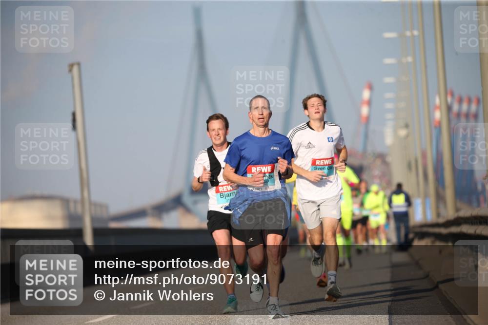 03.10.2025 - Köhlbrandbrückenlauf Jannik Wohlers http://msf.ph/oto/9073191 03.10.2025 09:39:15 Position 3  meine-sportfotos.de