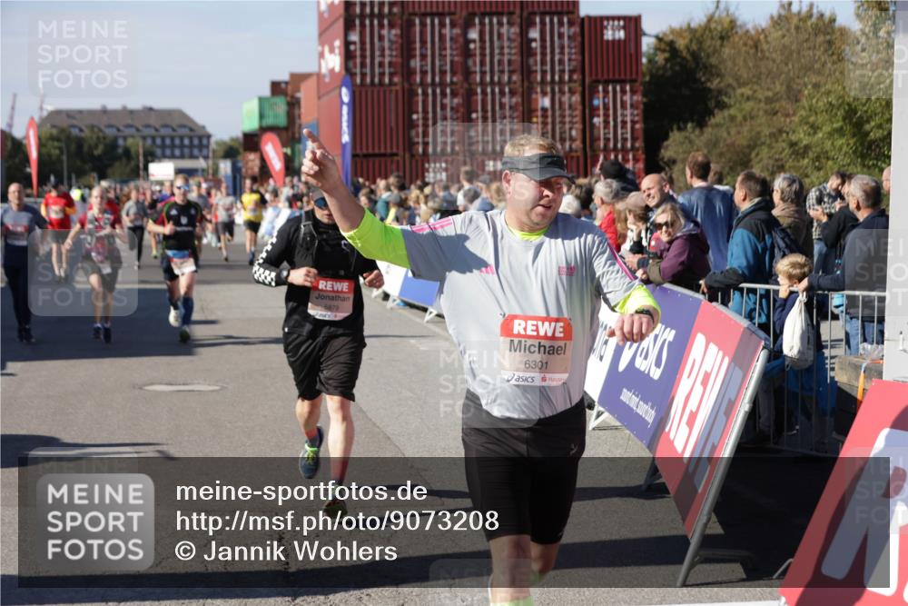 03.10.2025 - Köhlbrandbrückenlauf Jannik Wohlers http://msf.ph/oto/9073208 03.10.2025 13:15:52 Ziel 4374, 4548, 4604, 4677, 4805, 4833, 4885, 5800, 5801, 5867, 5868, 5879, 6112, 6301, 6445, 6507, 6536 meine-sportfotos.de