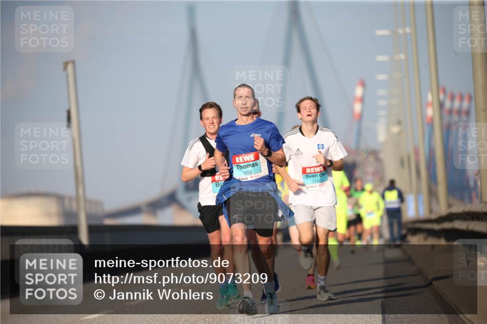 03.10.2025 - Köhlbrandbrückenlauf Jannik Wohlers http://msf.ph/oto/9073209 03.10.2025 09:39:15 Position 3 1032, 3154 meine-sportfotos.de